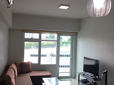 [마닐라] FOR RENT: 1 Bedroom Unit with Balcony in Two Serendra