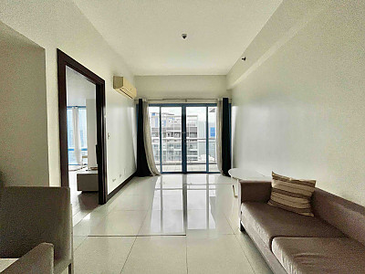 [마카티] FOR RENT: 1 Bedroom Unit at Two Central Makati